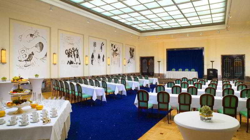 Hotel Elephant Weimar, Autograph Collection Zewnętrze zdjęcie The interior of the ballroom