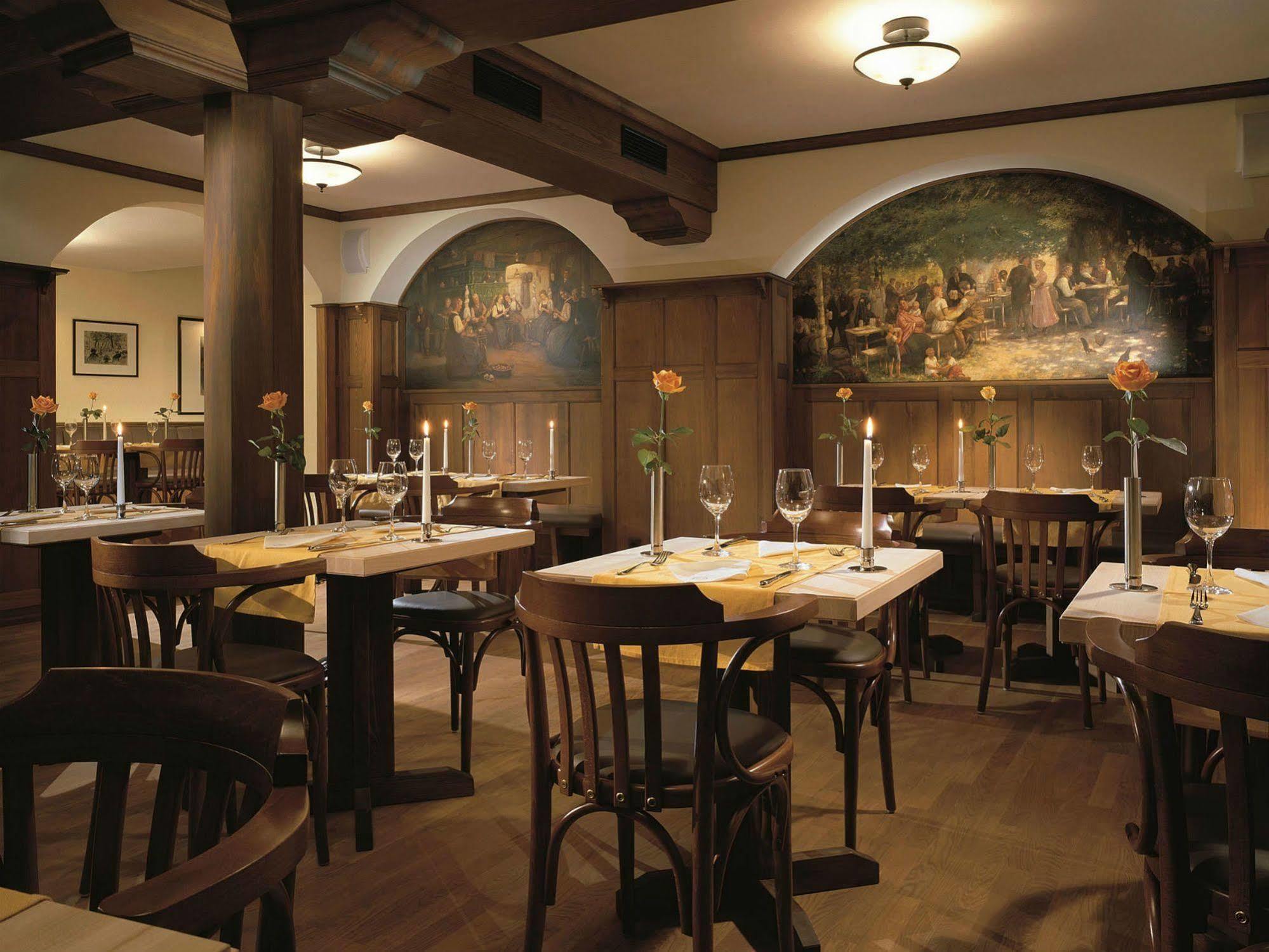 Hotel Elephant Weimar, Autograph Collection Zewnętrze zdjęcie Interior of the restaurant
